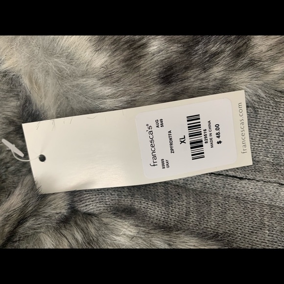 Fuzzy vest - Picture 3 of 5